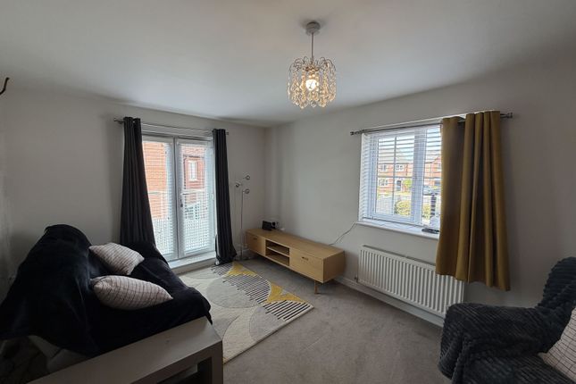 8, Red Hall Avenue, Wakefield photo 5