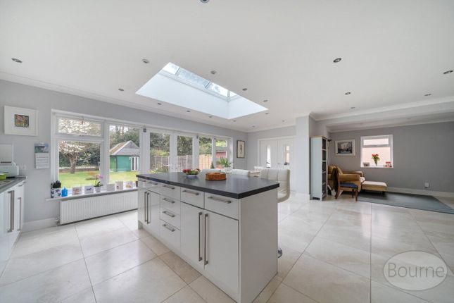 26, Ferndale Avenue, Chertsey photo 4