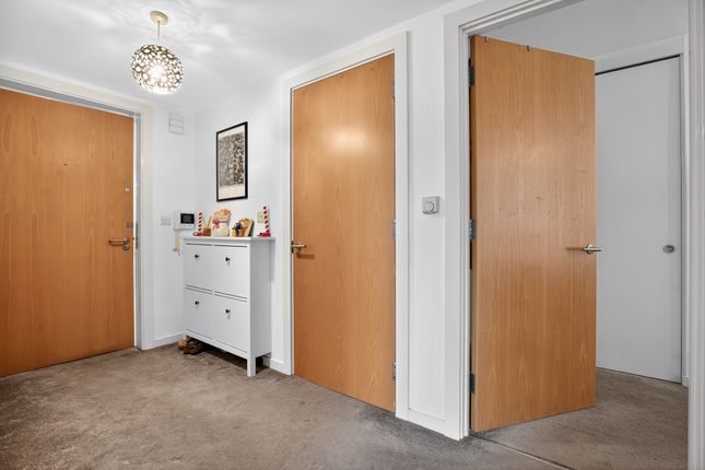 126, Wingate Square, London photo 4