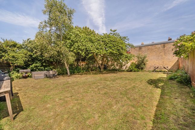 Flat E, 169, Trevelyan Road, London photo 4