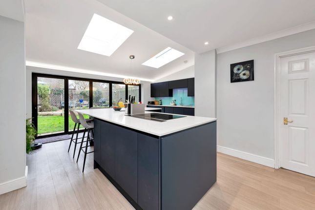 3 Cassander Close, Royston photo 2