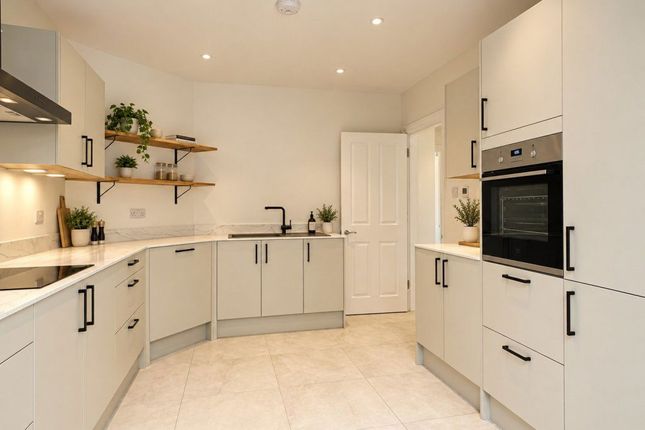 Cobham Road, Leatherhead photo 2
