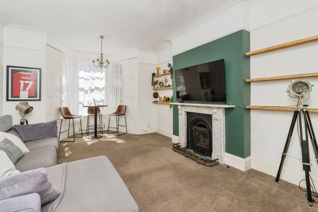 1, Scarborough Road, Torquay photo 4