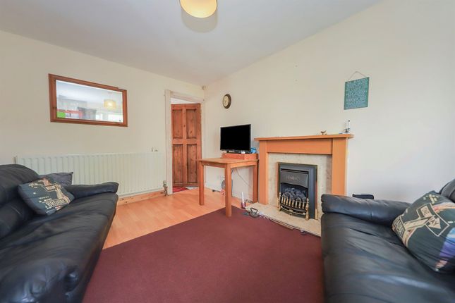 20, Marksbury Close, Wolverhampton photo 3