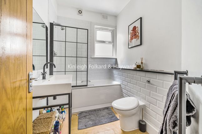 155 A, John Ruskin Street, London photo 3