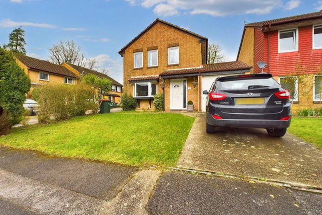 Thumbnail Detached house for sale in Chepstow Close, Worth, Crawley