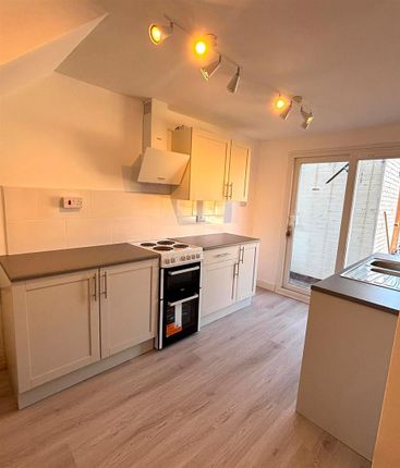 48, Coral Close, Gloucester photo 4