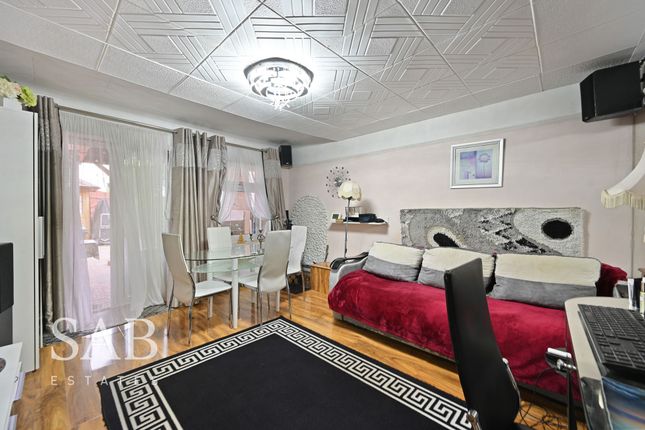 214b Kings Avenue, Greenford photo 4