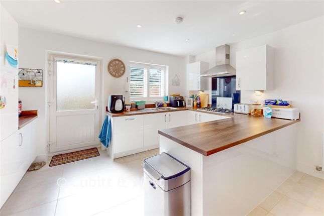 9, Sinclair Drive, Pulborough photo 4