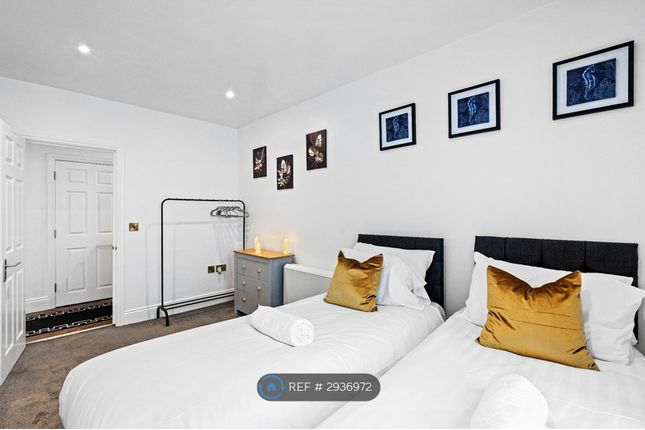 Clarence Yard, Brighton photo 3