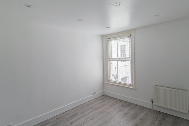 14, Stanley Road, Chingford photo 4