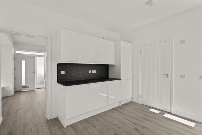 35, Tryst Road, Stenhousemuir photo 3