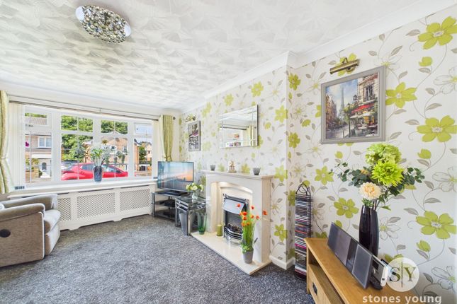 15 St. Martins Drive, Blackburn photo 2
