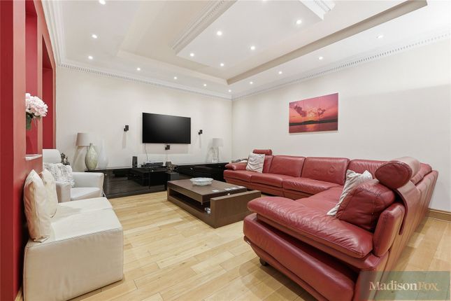 28, Tomswood Road, Chigwell photo 4