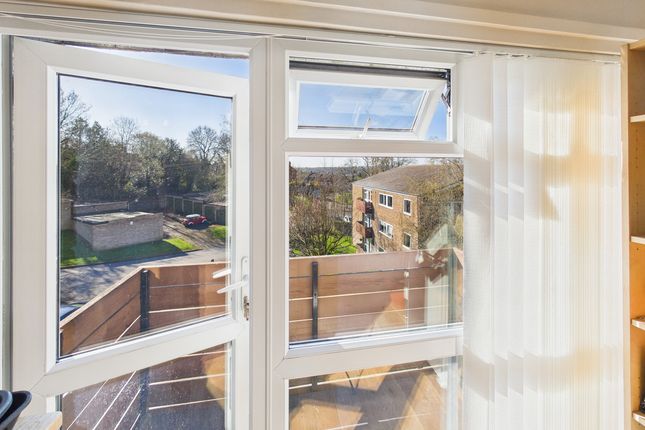 83 Ashcroft Court, Fern Drive, Hemel Hempstead photo 4