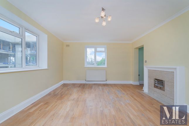 Flat for sale in Wiltern Court, Shoot Up Hill, Kilburn