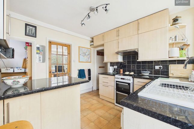 150, Denham Way, Rickmansworth photo 3