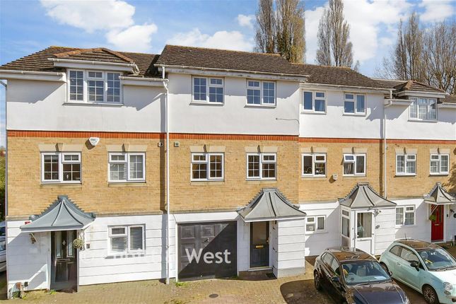 4, Nash Close, Sutton photo 2