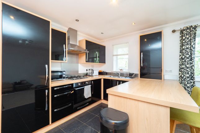 Flat to rent in Tegan Close, Sutton, Surrey