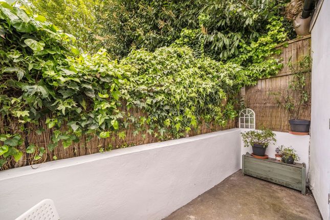 Flat A, 101, Talbot Road, London photo 4
