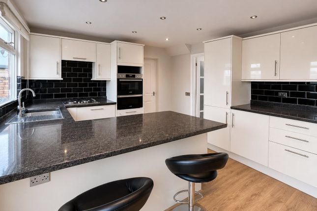 3, Briars Close, Royal Wootton Bassett photo 2