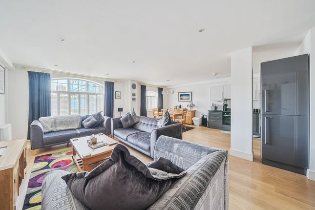 2-bed flat on Flat 4, 11 Bell Yard Mews, London, £925,000