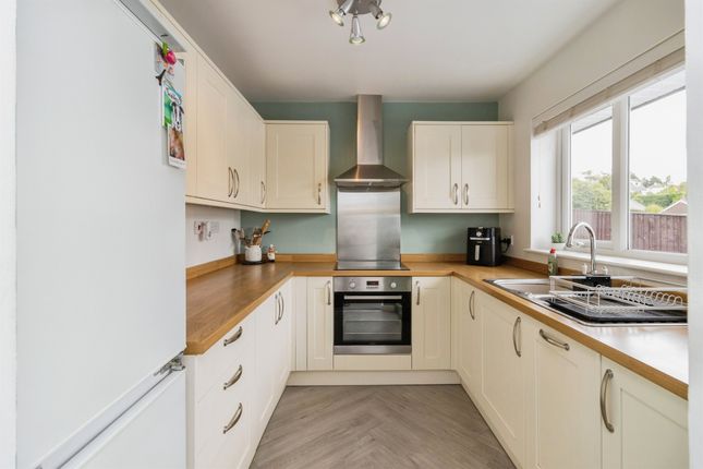1, Norman Close, Newton Abbot photo 3