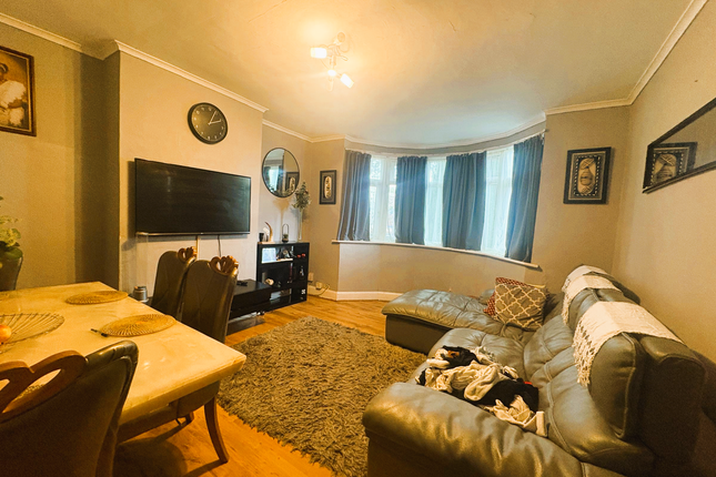 69 Hounslow Road, Feltham photo 5
