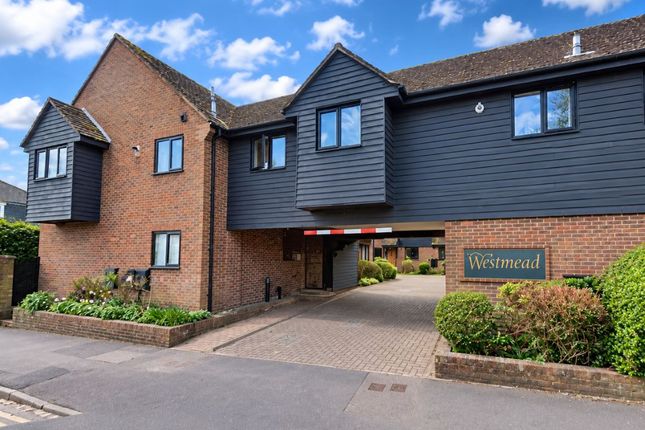 3-bed flat on Flat 3 Westmead, The Hart, Farnham, Surrey, GU9 7HF, £190,000
