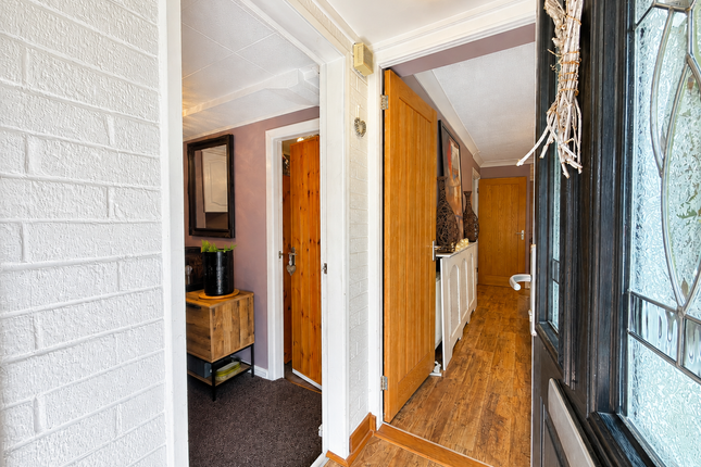 22, Barfold Close, Stockport photo 3