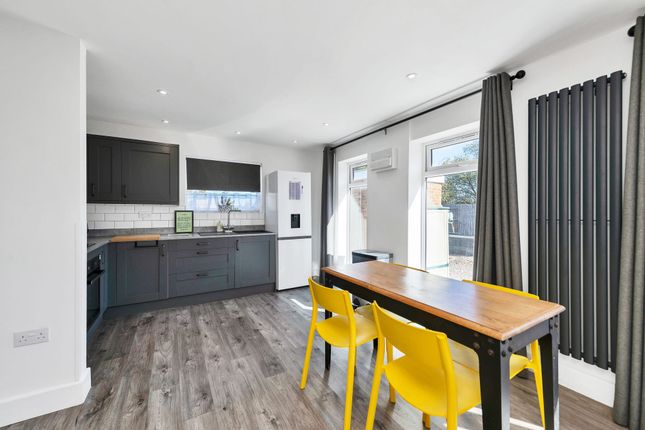 111 Cambridge Road, Royston photo 4