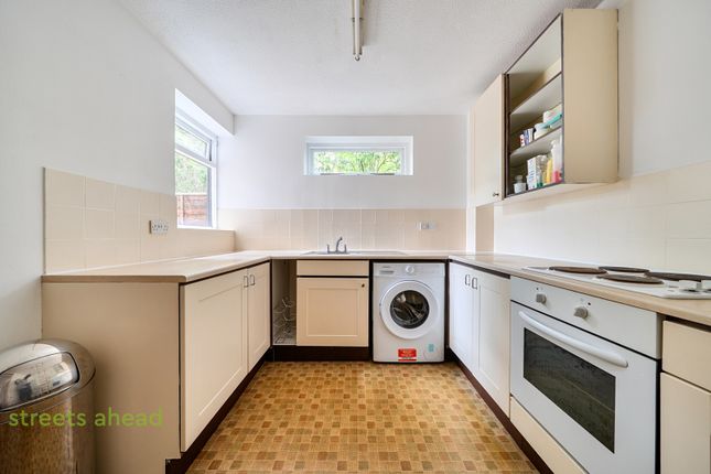 Flat 1,, 11, Hurst Road, Croydon photo 3