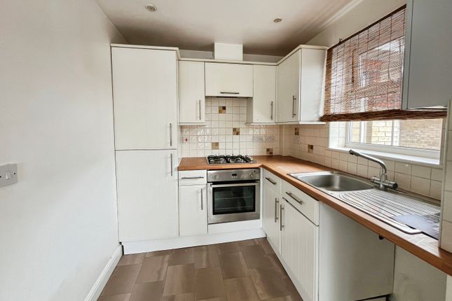Flat 8, James Court, Leed Street photo 3
