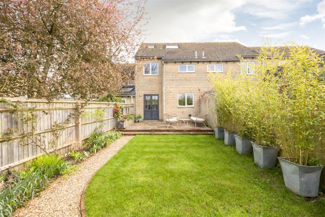 Thumbnail Property for sale in Pumbro, Stonesfield, Witney