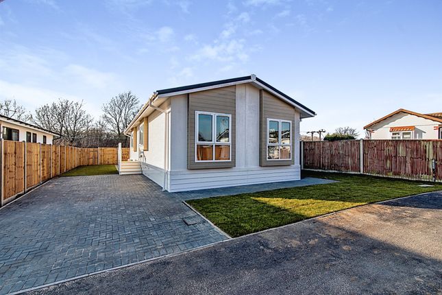 Mobile/park home for sale in Highgrove Close, Lowestoft