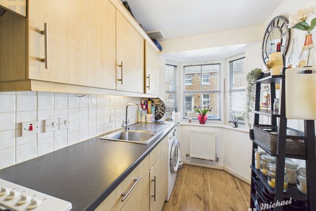 85 Great Meadow Way, Aylesbury photo 4