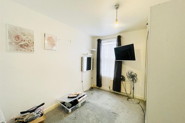 9, Thackeray Avenue, London photo 4
