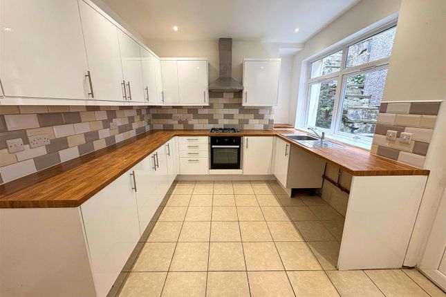 Kitchen A (Edit).Jpg
