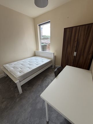 Harlaxton Drive, Nottingham photo 4
