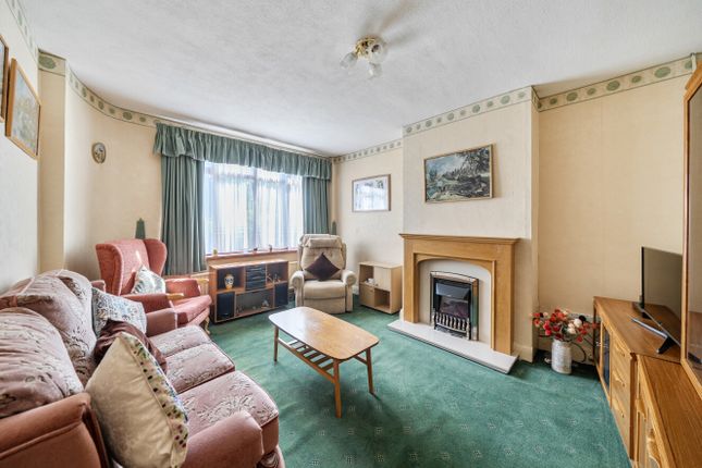 68, Meadway, Bedfordshire photo 2