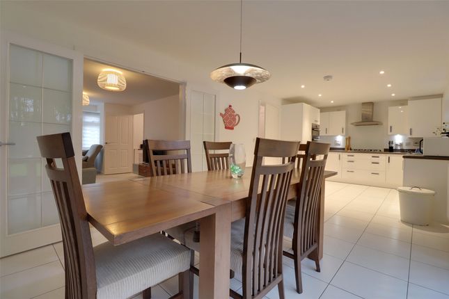 10 Hantone Close, Chivenor Barnstaple Devon, Barnstaple photo 3
