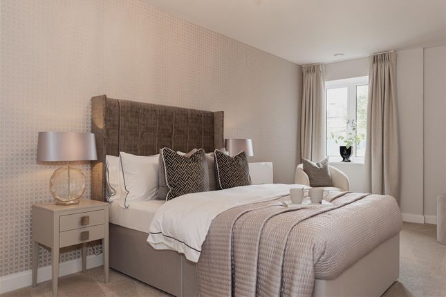 Flat for sale in Woodcote Valley Road, Medford House, Purley