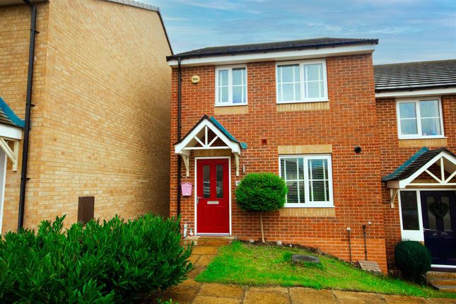 Town house for sale in Knowles View, Talke, Stoke-On-Trent