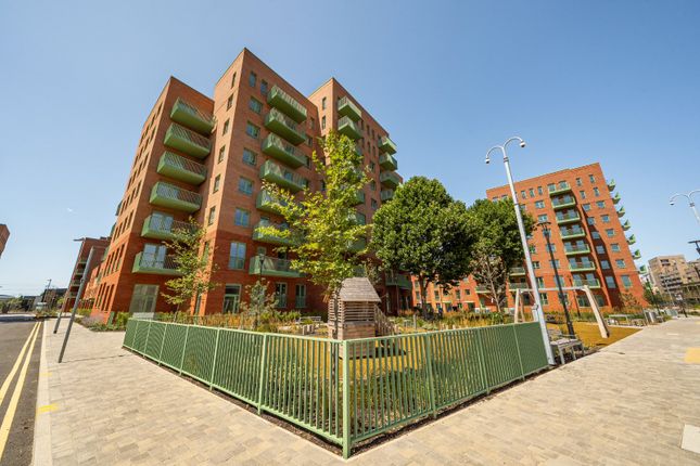 Pipits Place, Barking photo 3