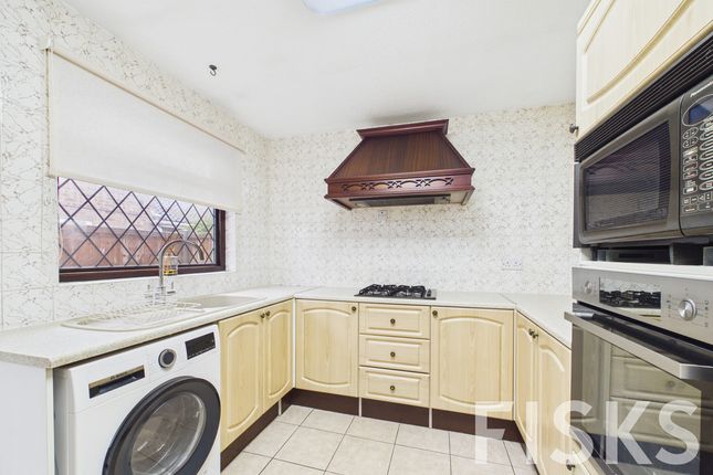 2, Steeple Heights, Benfleet photo 4