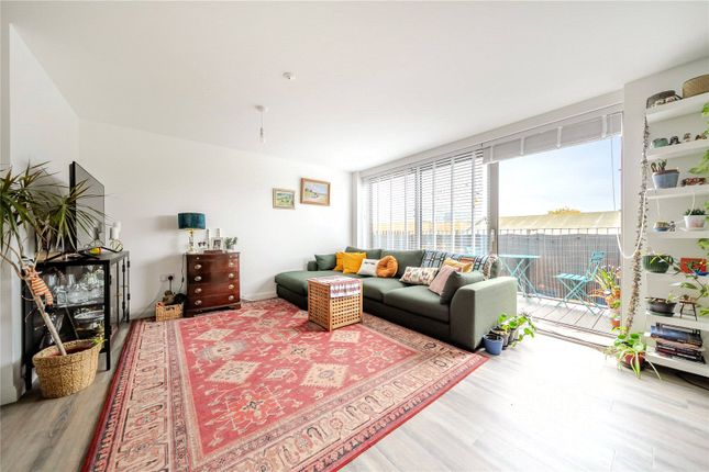 Flat 6, Bojang House, 7, Doyle Road, London photo 2
