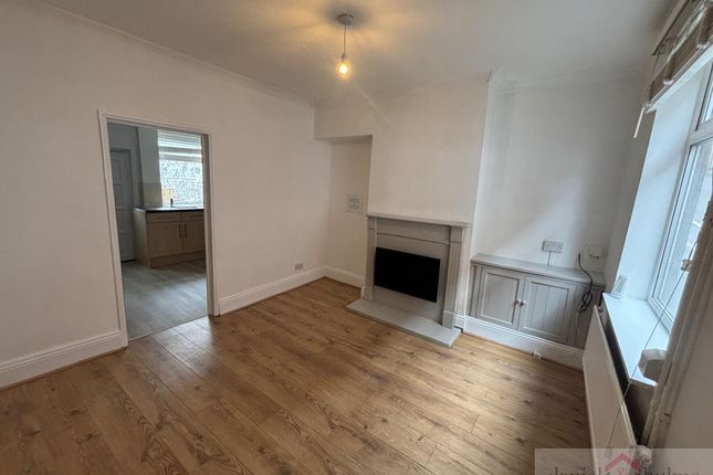 5 London Street, Leek photo 2