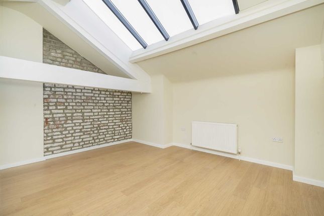 Flat for sale in Goldhurst Terrace, London