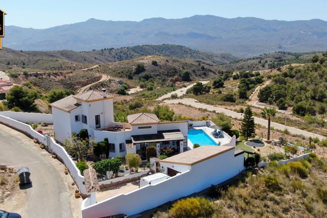 Villa for sale in Èl Pinar De Bedar, Bédar, Almería, Andalusia, Spain