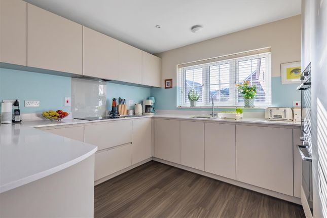 28, Hop Pocket Way, Headcorn photo 4